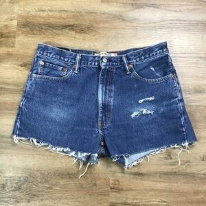 LEVI’S 550 Denim Jean Shorts Men’s Size 36 Blue Cut Off Raw Hem Distressed Holes